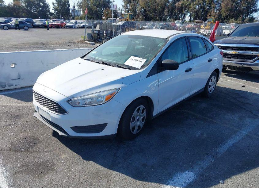 Photo 2 of 2018 Ford Focus S (VIN 1FADP3E28JL260595)