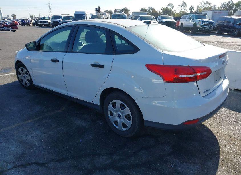 Photo 3 of 2018 Ford Focus S (VIN 1FADP3E28JL260595)