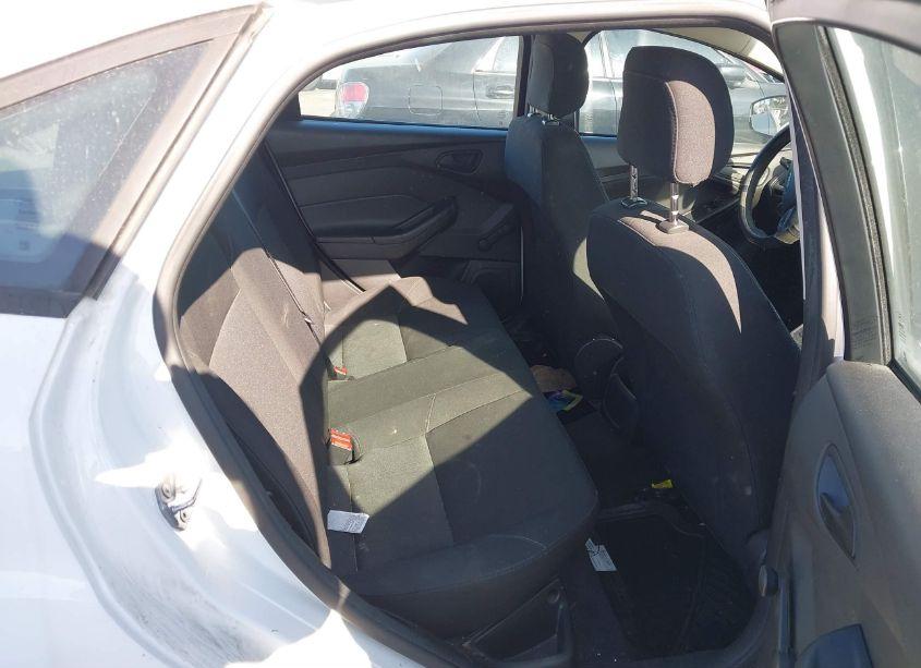 Photo 8 of 2018 Ford Focus S (VIN 1FADP3E28JL260595)