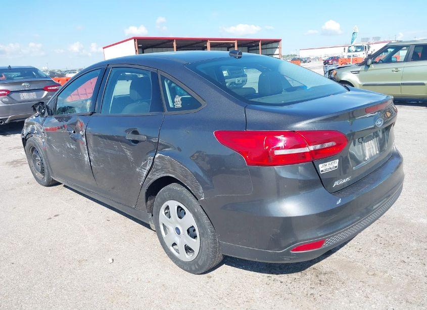 Photo 3 of 2018 Ford Focus S (VIN 1FADP3E28JL286517)