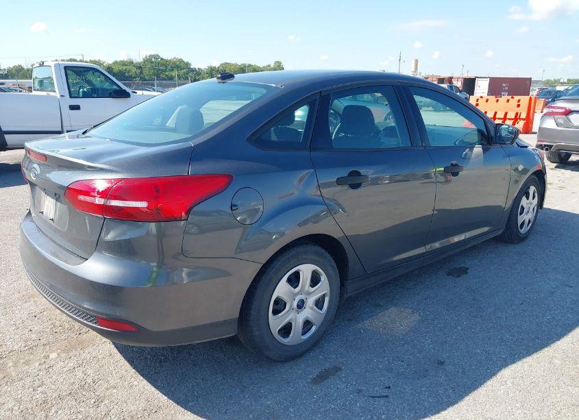 Photo 4 of 2018 Ford Focus S (VIN 1FADP3E28JL286517)