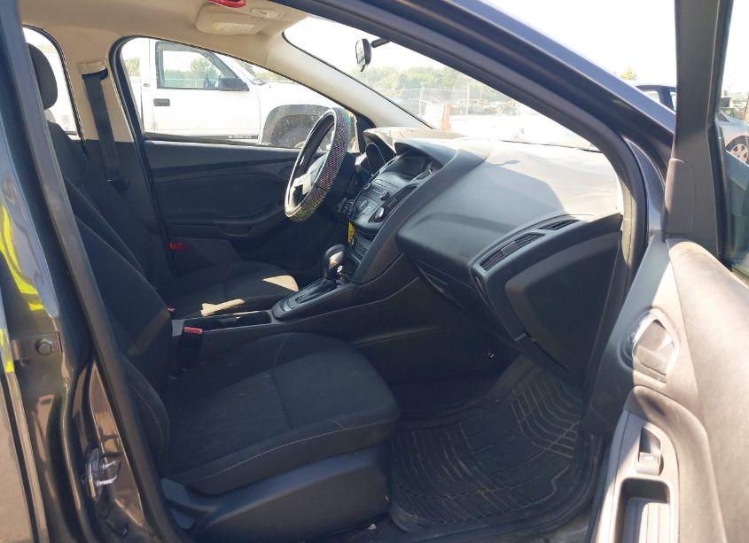 Photo 5 of 2018 Ford Focus S (VIN 1FADP3E28JL286517)