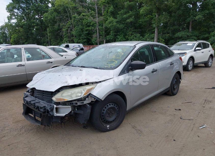 Photo 2 of 2013 Ford Focus S (VIN 1FADP3E29DL118812)