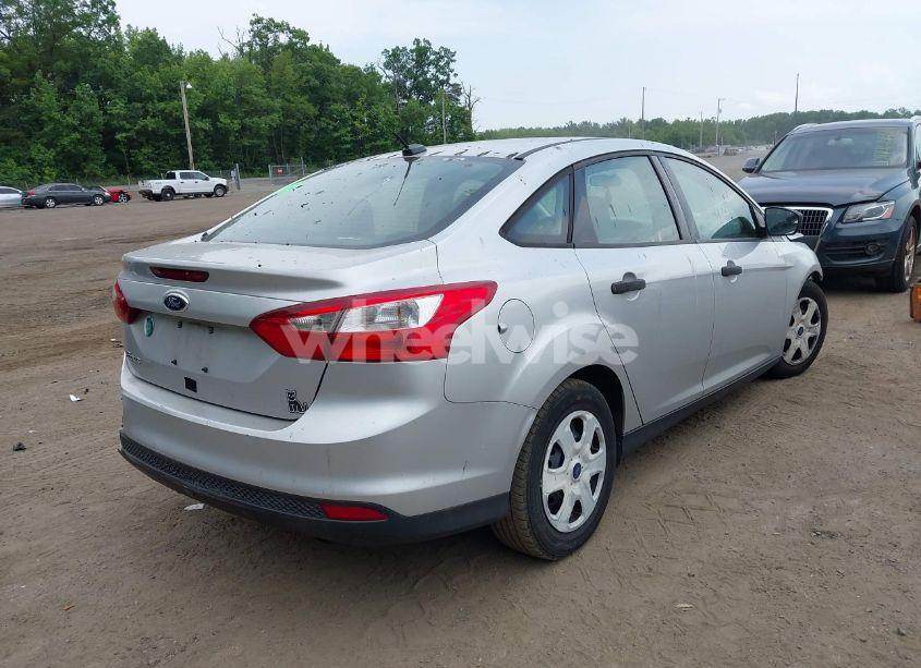 Photo 4 of 2013 Ford Focus S (VIN 1FADP3E29DL118812)