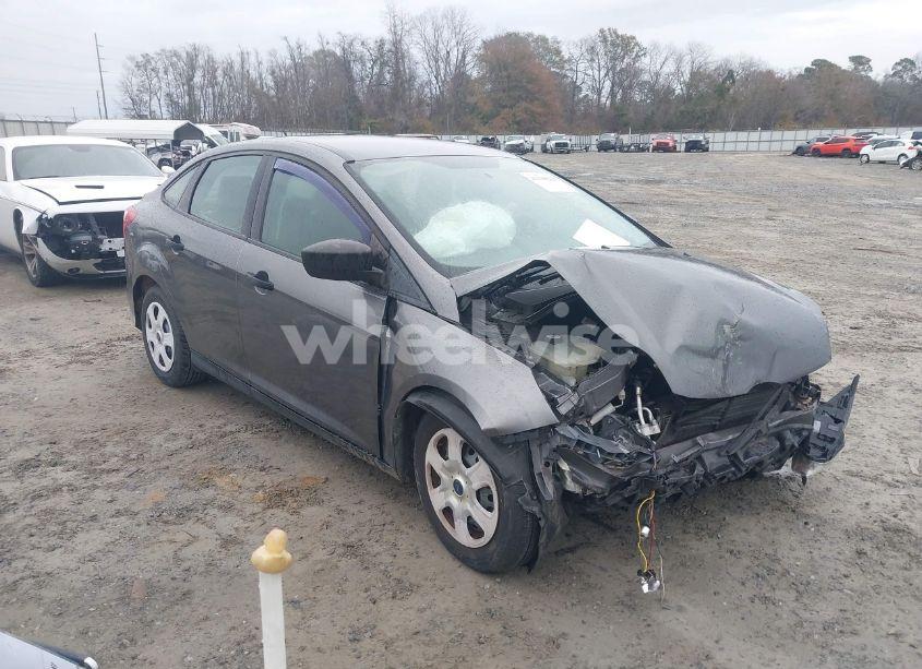 2013 Ford Focus S (VIN 1FADP3E29DL317844) main photo