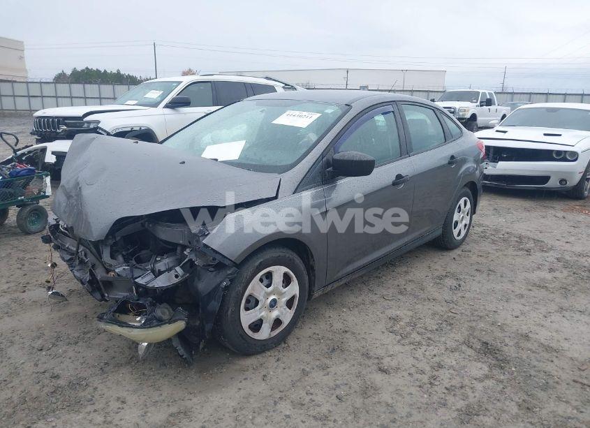 Photo 2 of 2013 Ford Focus S (VIN 1FADP3E29DL317844)