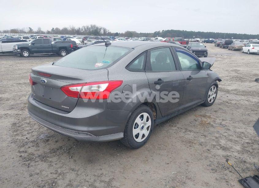 Photo 4 of 2013 Ford Focus S (VIN 1FADP3E29DL317844)