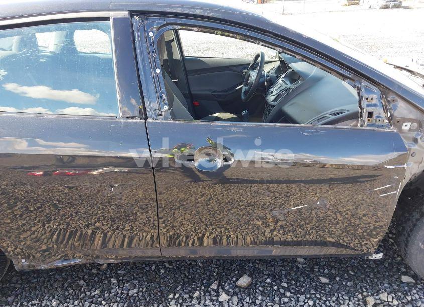 Photo 18 of 2014 Ford Focus S (VIN 1FADP3E29EL176811)