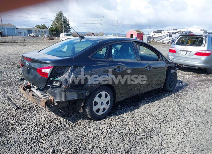 Photo 4 of 2014 Ford Focus S (VIN 1FADP3E29EL176811)