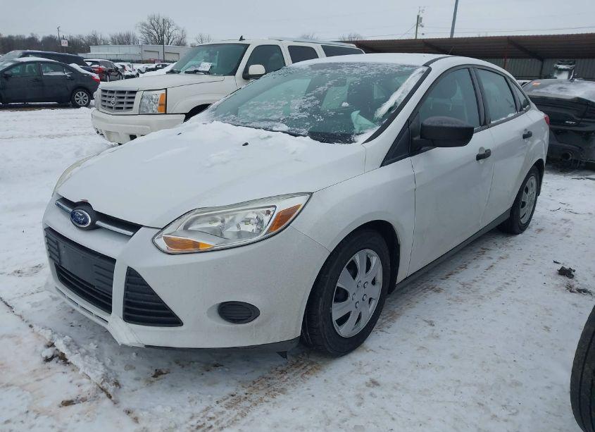 Photo 2 of 2014 Ford Focus S (VIN 1FADP3E29EL225568)