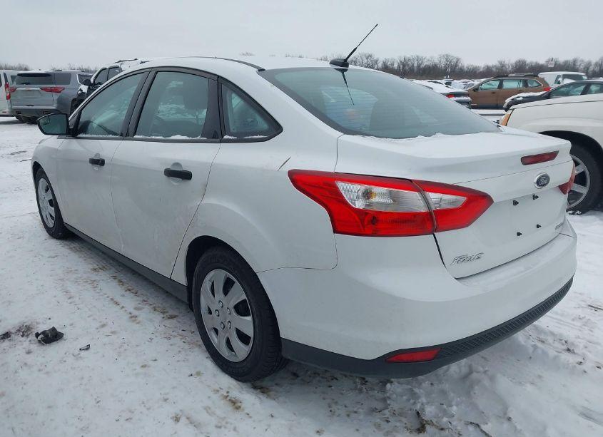 Photo 3 of 2014 Ford Focus S (VIN 1FADP3E29EL225568)