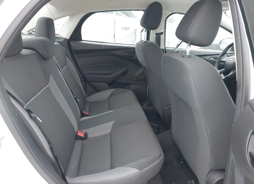 Photo 8 of 2014 Ford Focus S (VIN 1FADP3E29EL225568)