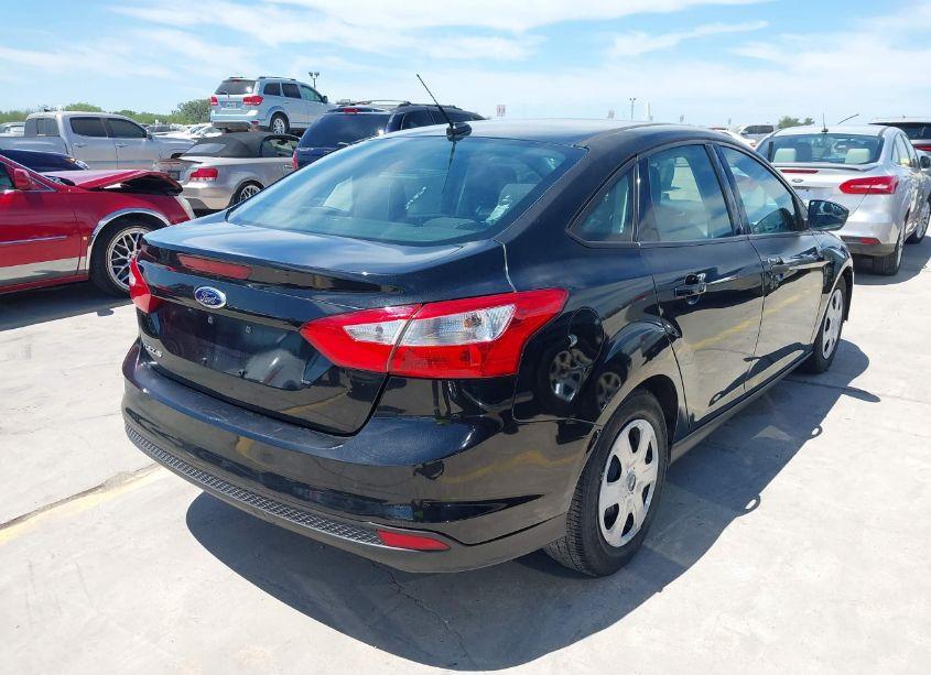 Photo 4 of 2014 Ford Focus S (VIN 1FADP3E29EL231869)