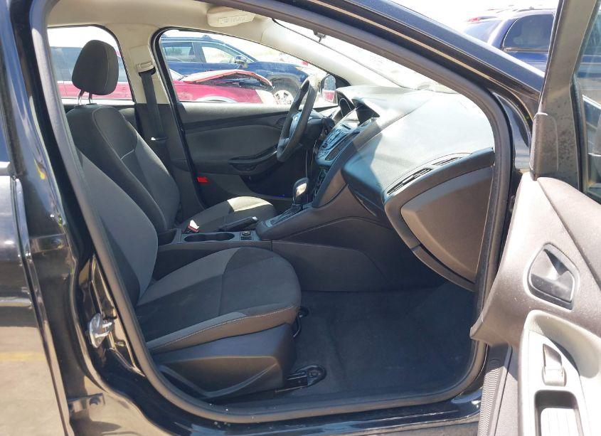 Photo 5 of 2014 Ford Focus S (VIN 1FADP3E29EL231869)