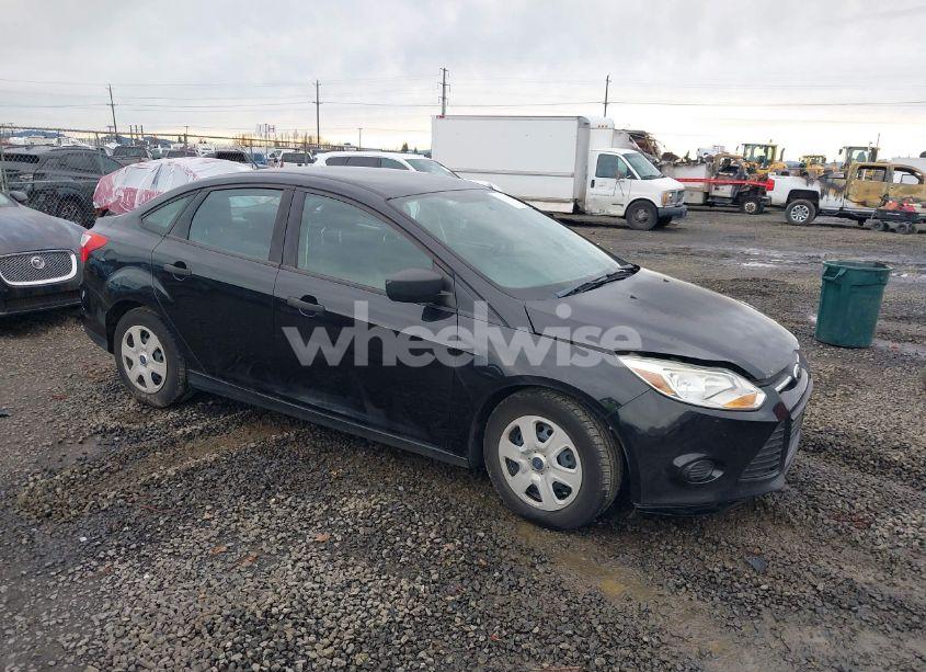 2014 Ford Focus S (VIN 1FADP3E29EL312371) main photo