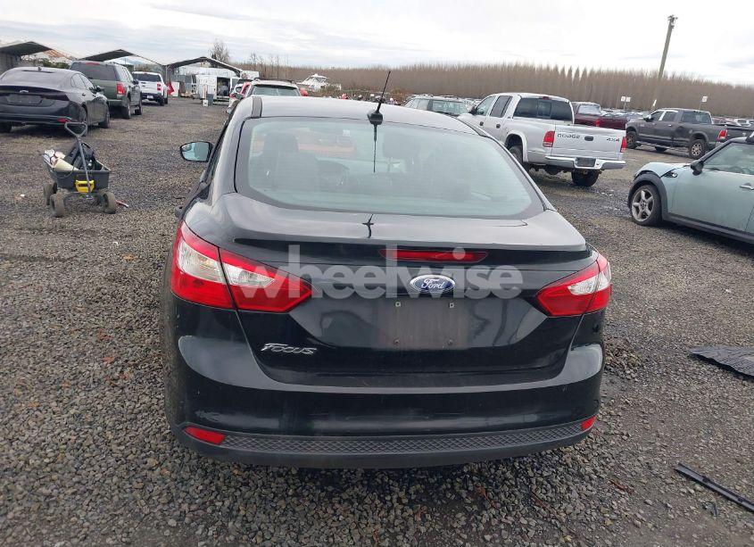 Photo 16 of 2014 Ford Focus S (VIN 1FADP3E29EL312371)