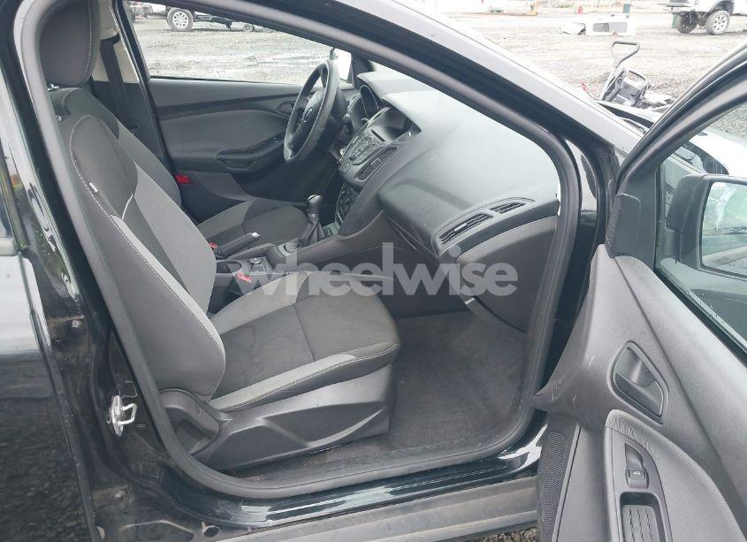 Photo 5 of 2014 Ford Focus S (VIN 1FADP3E29EL312371)