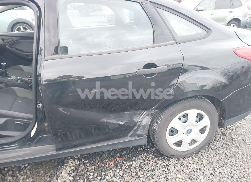 Photo 6 of 2014 Ford Focus S (VIN 1FADP3E29EL312371)