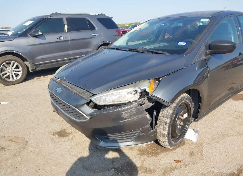 Photo 6 of 2015 Ford Focus S (VIN 1FADP3E29FL232358)