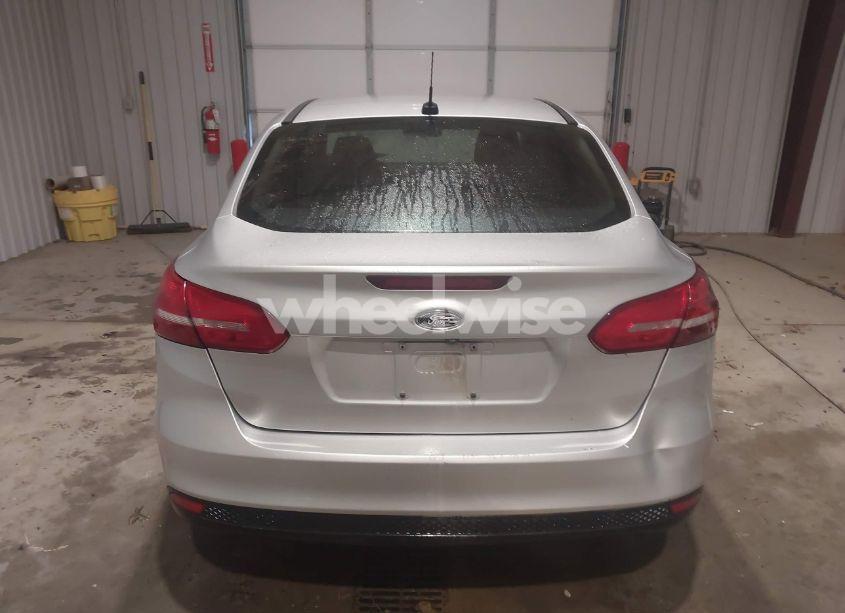 Photo 16 of 2015 Ford Focus S (VIN 1FADP3E29FL382180)