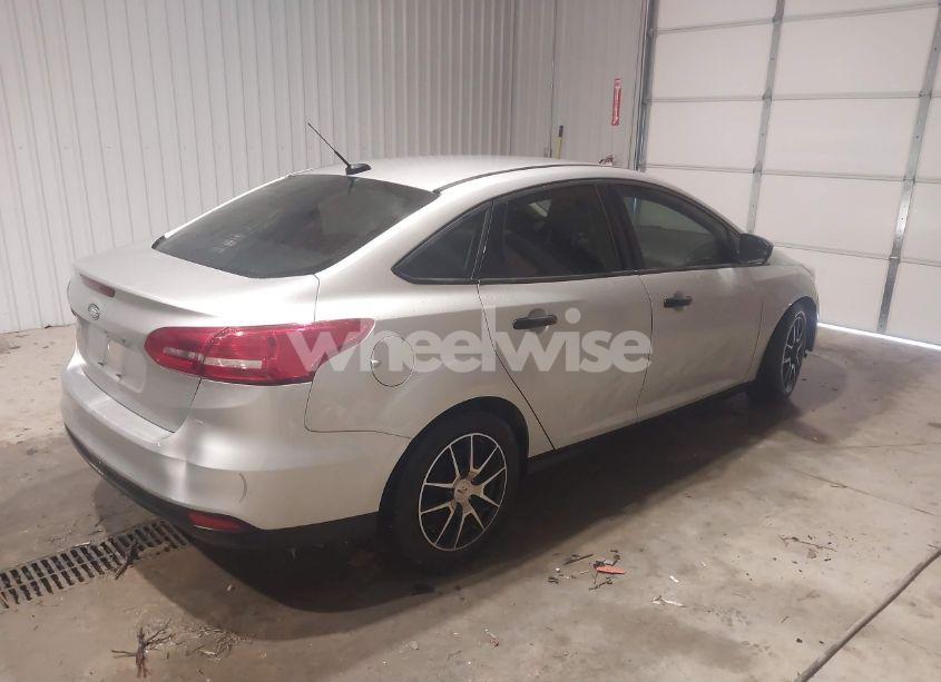 Photo 4 of 2015 Ford Focus S (VIN 1FADP3E29FL382180)