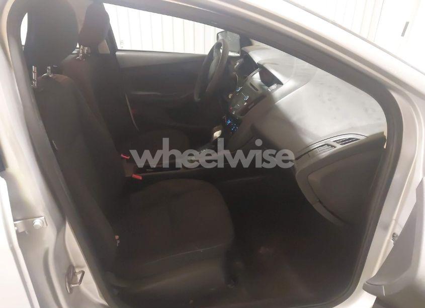 Photo 5 of 2015 Ford Focus S (VIN 1FADP3E29FL382180)