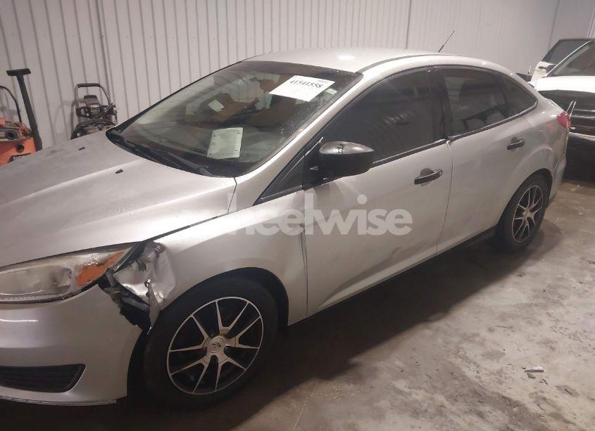 Photo 6 of 2015 Ford Focus S (VIN 1FADP3E29FL382180)