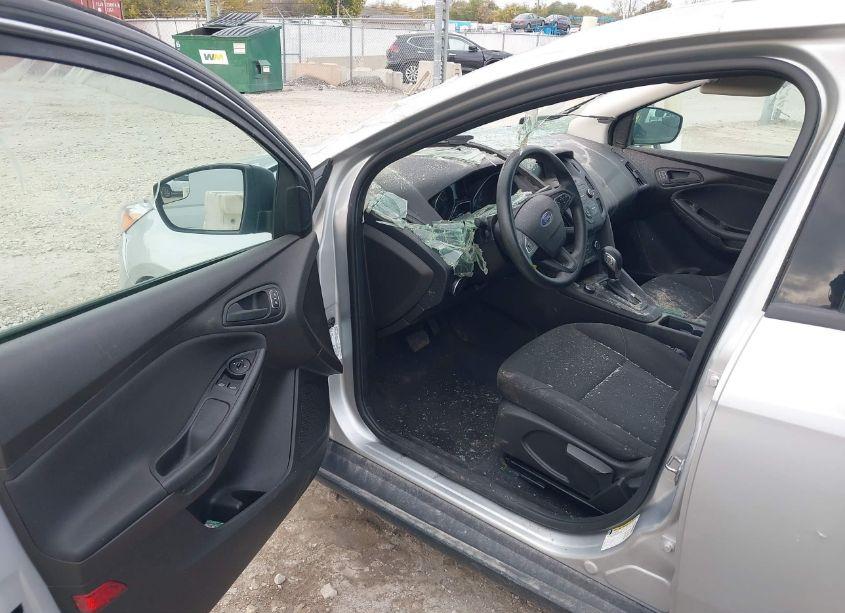 Photo 5 of 2016 Ford Focus S (VIN 1FADP3E29GL368510)