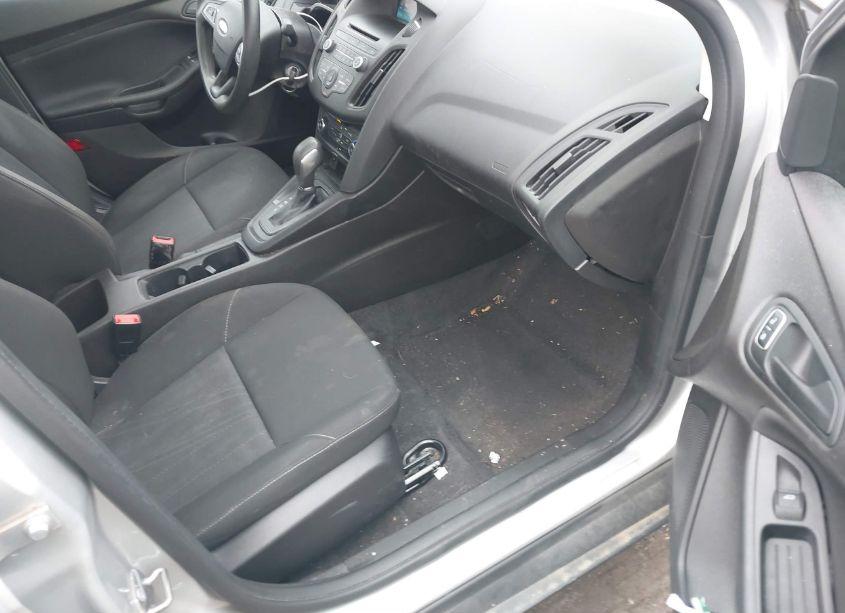 Photo 5 of 2017 Ford Focus S (VIN 1FADP3E29HL256775)