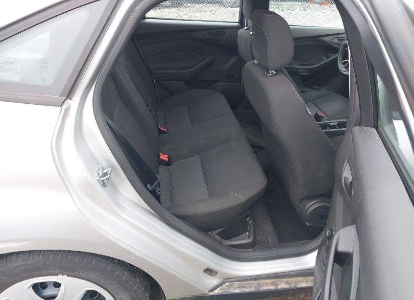 Photo 8 of 2017 Ford Focus S (VIN 1FADP3E29HL256775)