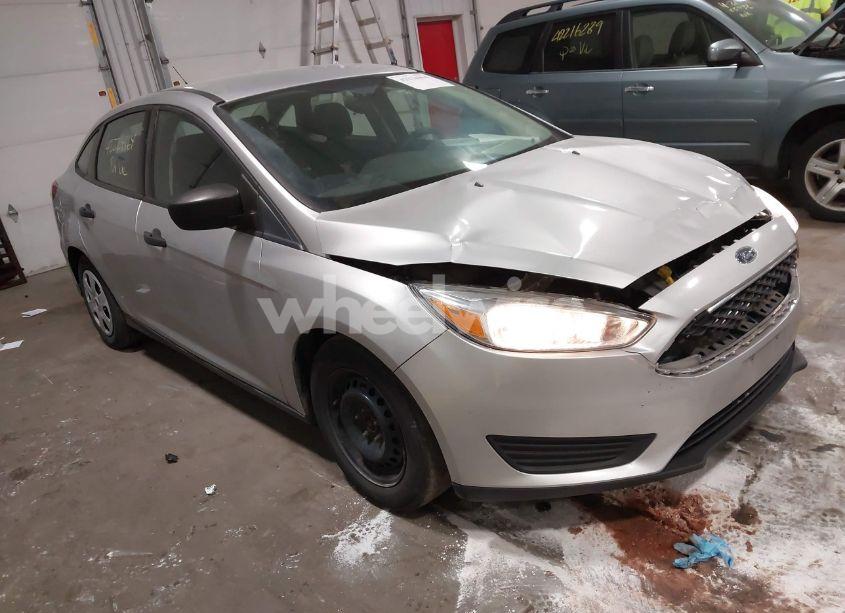 2017 Ford Focus S (VIN 1FADP3E29HL258106) main photo