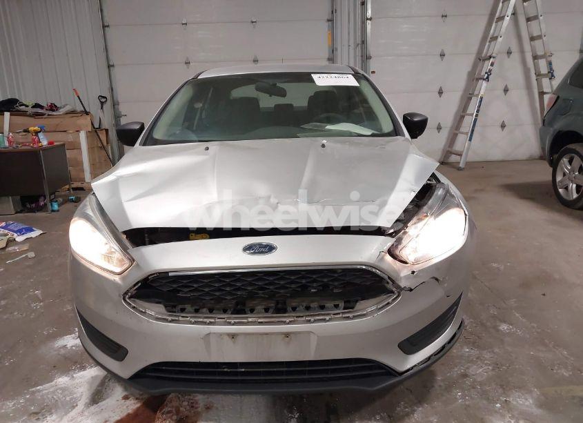 Photo 12 of 2017 Ford Focus S (VIN 1FADP3E29HL258106)