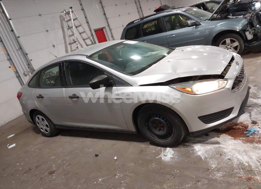 Photo 13 of 2017 Ford Focus S (VIN 1FADP3E29HL258106)