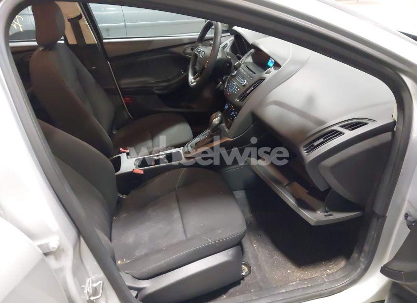 Photo 5 of 2017 Ford Focus S (VIN 1FADP3E29HL258106)