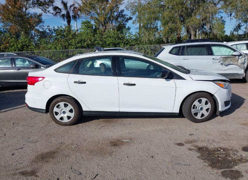 Photo 13 of 2017 Ford Focus S (VIN 1FADP3E29HL282390)