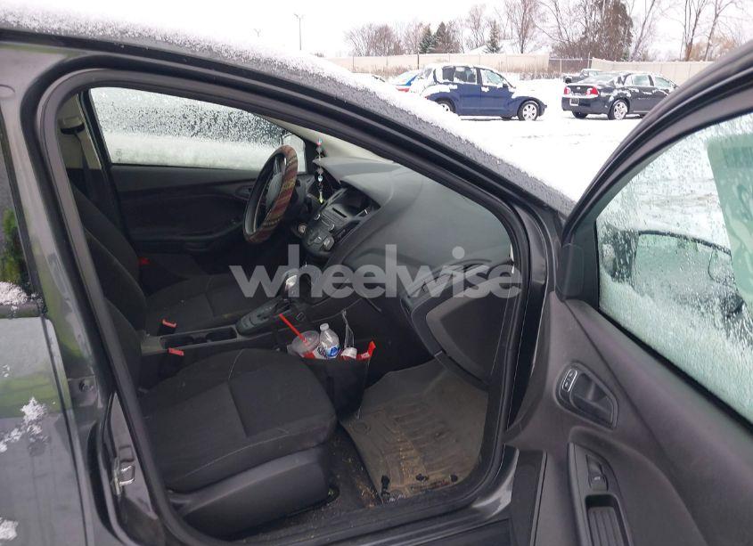 Photo 5 of 2017 Ford Focus S (VIN 1FADP3E29HL326825)