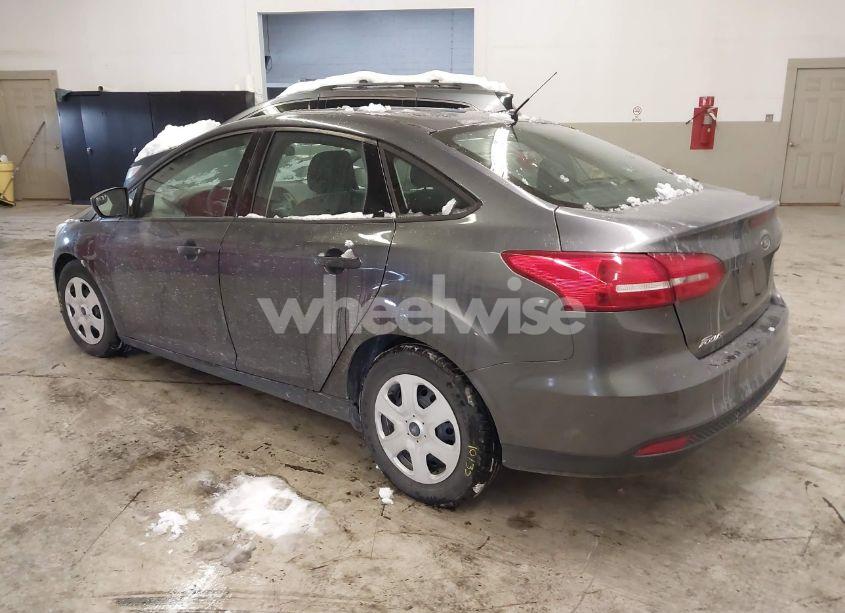 Photo 3 of 2018 Ford Focus S (VIN 1FADP3E29JL209705)