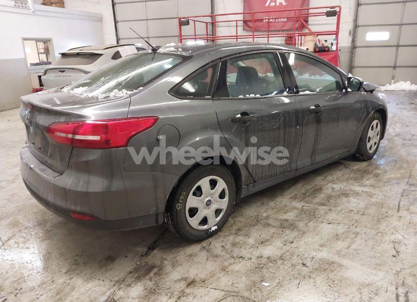 Photo 4 of 2018 Ford Focus S (VIN 1FADP3E29JL209705)