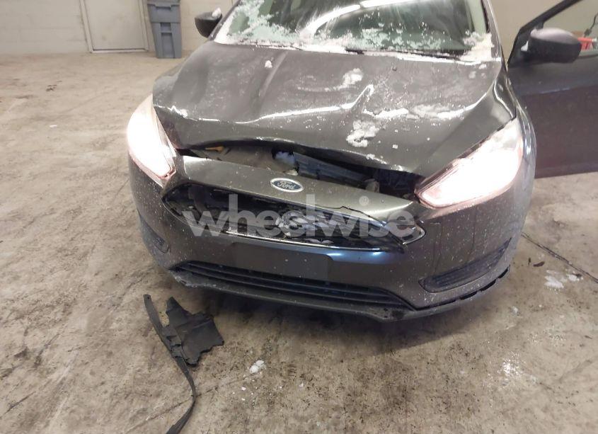 Photo 6 of 2018 Ford Focus S (VIN 1FADP3E29JL209705)