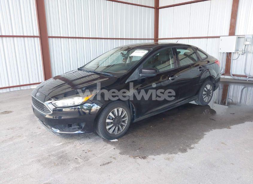 Photo 2 of 2018 Ford Focus S (VIN 1FADP3E29JL263991)