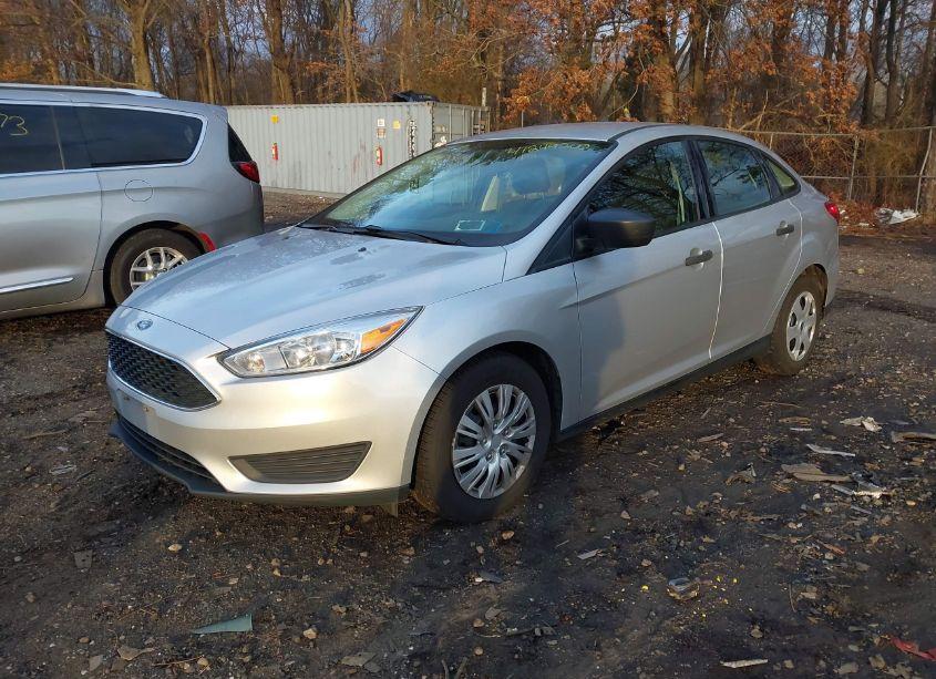 Photo 2 of 2018 Ford Focus S (VIN 1FADP3E29JL306693)