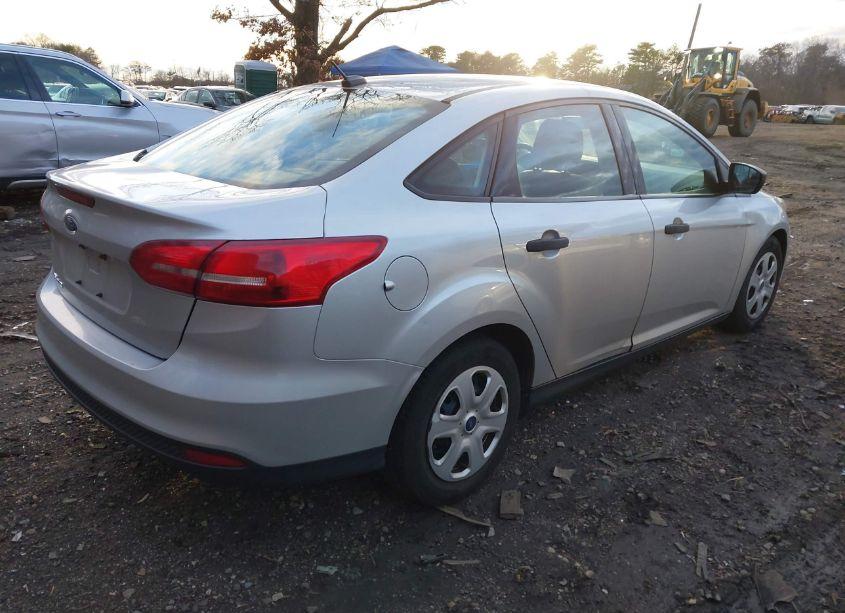Photo 4 of 2018 Ford Focus S (VIN 1FADP3E29JL306693)