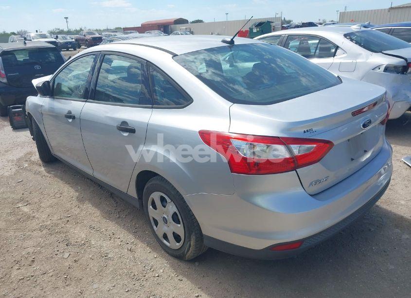 Photo 3 of 2013 Ford Focus S (VIN 1FADP3E2XDL145386)