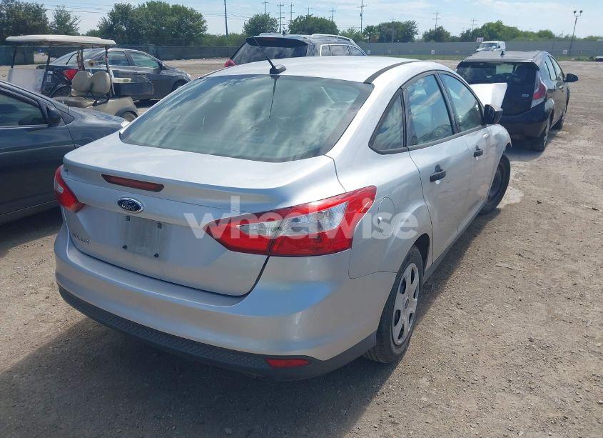 Photo 4 of 2013 Ford Focus S (VIN 1FADP3E2XDL145386)