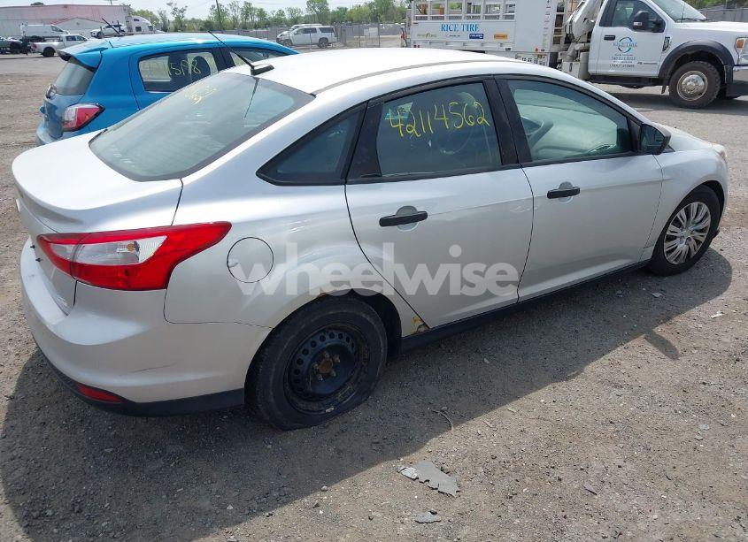 Photo 4 of 2013 Ford Focus S (VIN 1FADP3E2XDL154959)