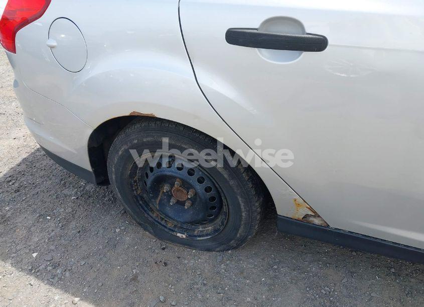 Photo 6 of 2013 Ford Focus S (VIN 1FADP3E2XDL154959)