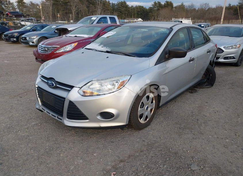Photo 2 of 2013 Ford Focus S (VIN 1FADP3E2XDL304827)