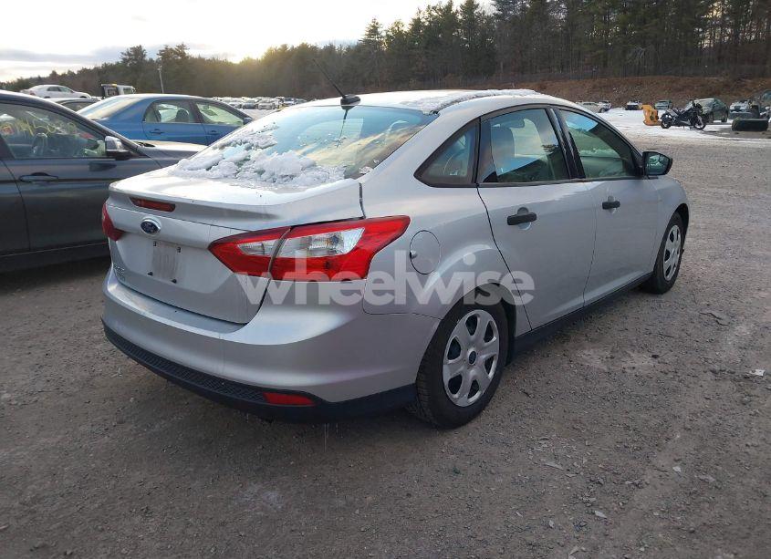Photo 4 of 2013 Ford Focus S (VIN 1FADP3E2XDL304827)