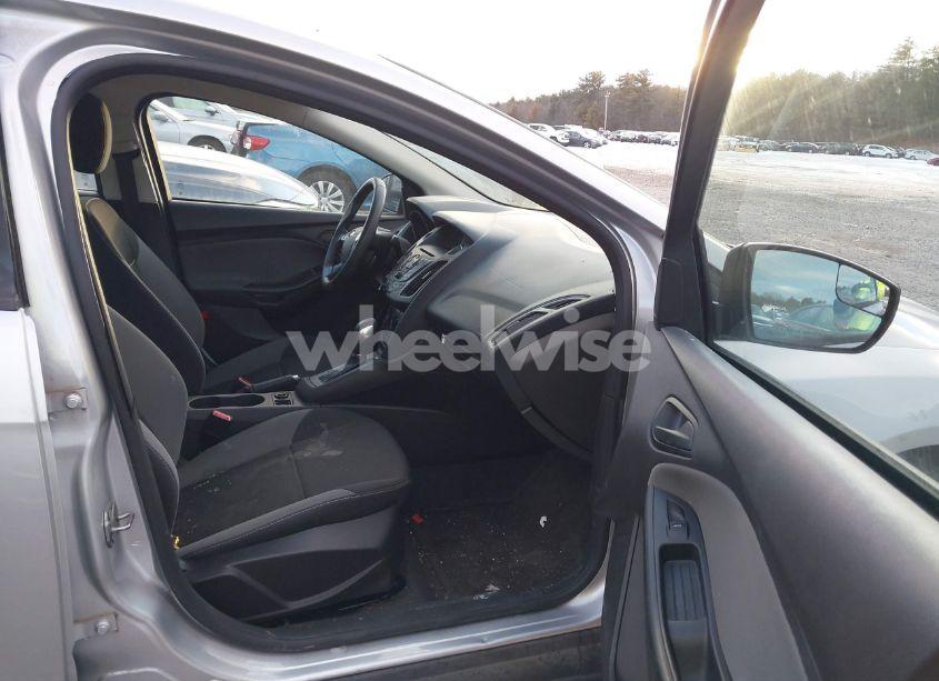 Photo 5 of 2013 Ford Focus S (VIN 1FADP3E2XDL304827)