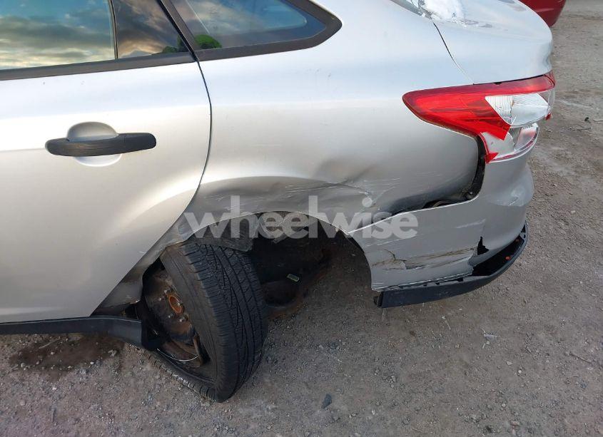 Photo 6 of 2013 Ford Focus S (VIN 1FADP3E2XDL304827)